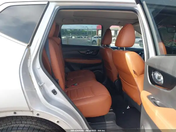 JN8AT2MVXJW348520 2018 NISSAN ROGUE - Image 8