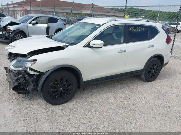 JN8AT2MVXJW353619 2018 NISSAN ROGUE - Image 2