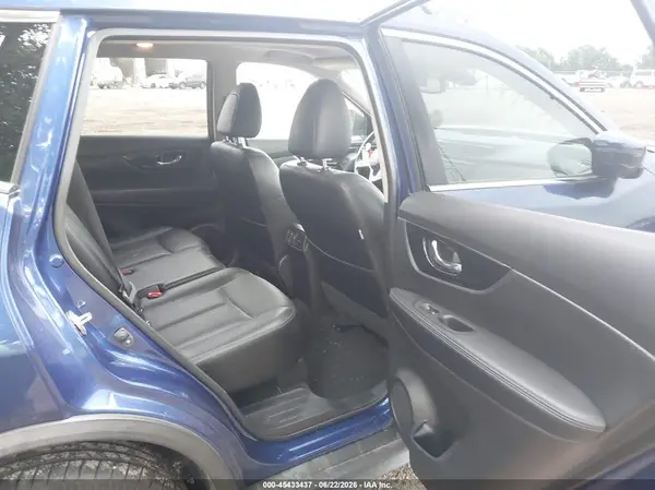 JN8AT2MVXJW354706 2018 NISSAN ROGUE - Image 8
