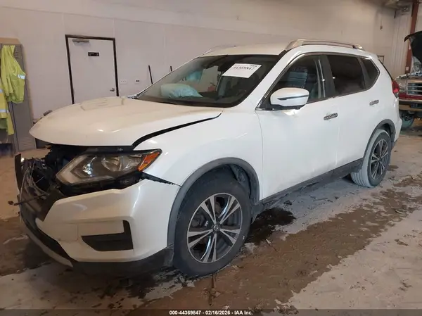 JN8AT2MVXKW381650 2019 NISSAN ROGUE - Image 2