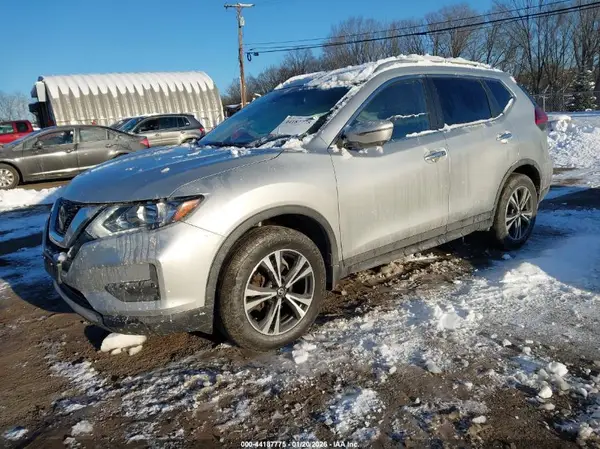 JN8AT2MVXKW394348 2019 NISSAN ROGUE - Image 2