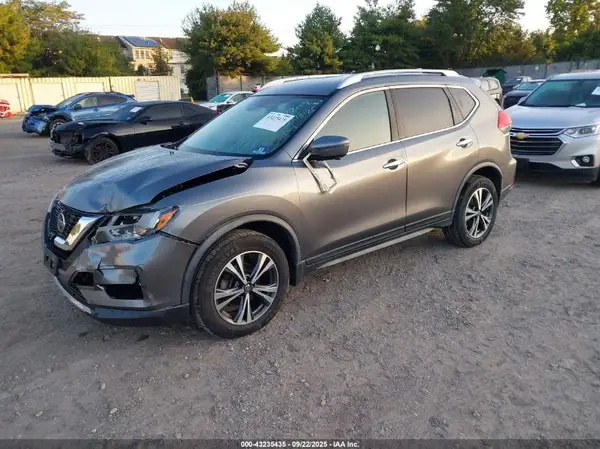 JN8AT2MVXKW402545 2019 NISSAN ROGUE - Image 2