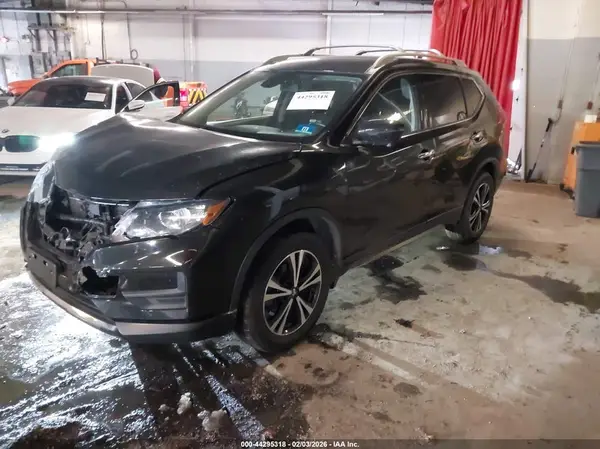 JN8AT2MVXLW120519 2020 NISSAN ROGUE - Image 2