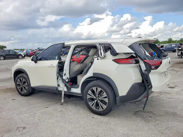 JN8AT3BA5MW011389 2021 NISSAN ROGUE - Image 2