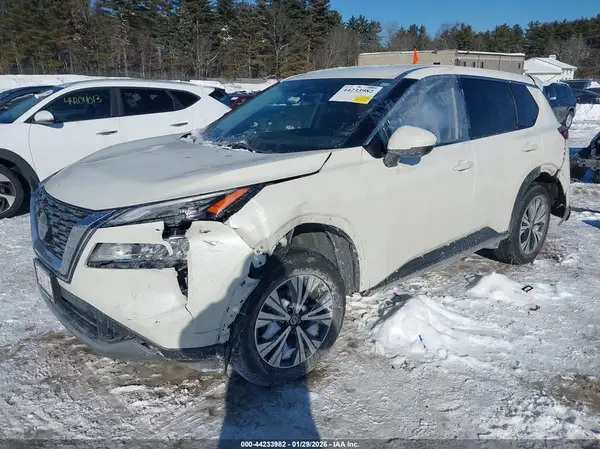 JN8AT3BB0MW201769 2021 NISSAN ROGUE - Image 2