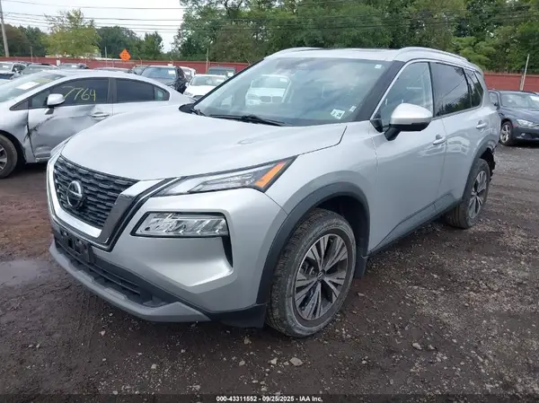 JN8AT3BB0MW207460 2021 NISSAN ROGUE - Image 2