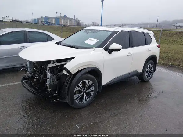 JN8AT3BB0MW210858 2021 NISSAN ROGUE - Image 2