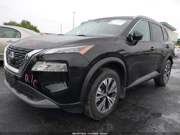 JN8AT3BB1MW215910 2021 NISSAN ROGUE - Image 2