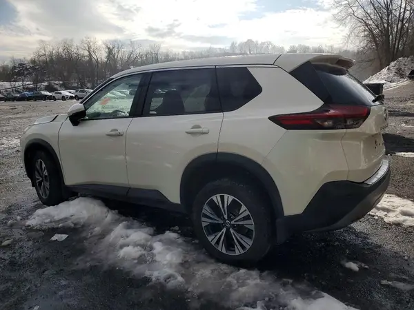 JN8AT3BB1MW217138 2021 NISSAN ROGUE - Image 2