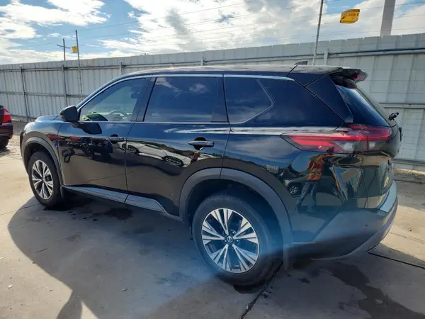 JN8AT3BB2MW225569 2021 NISSAN ROGUE - Image 2