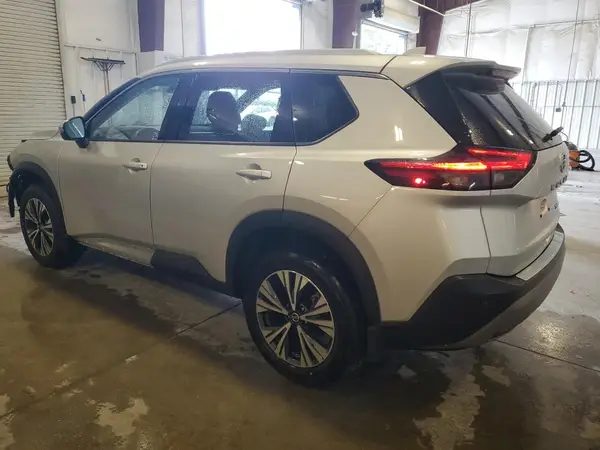JN8AT3BB3MW211910 2021 NISSAN ROGUE - Image 2