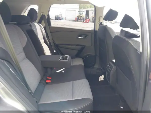 JN8AT3BB4MW209700 2021 NISSAN ROGUE - Image 8