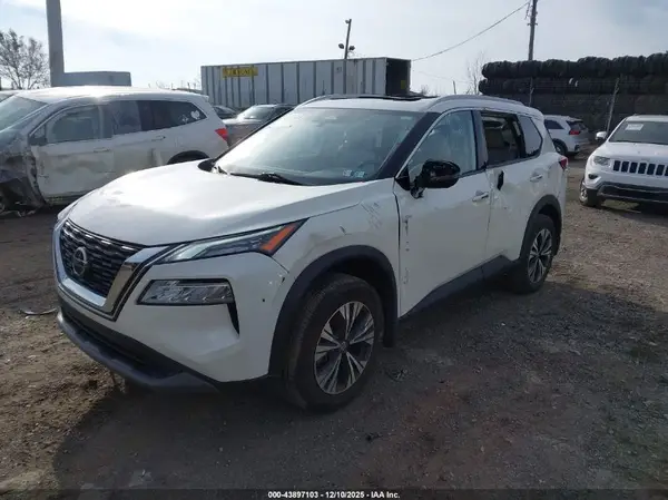 JN8AT3BB5MW206174 2021 NISSAN ROGUE - Image 2