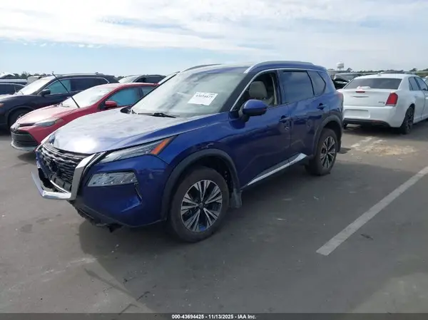 JN8AT3BB5MW208636 2021 NISSAN ROGUE - Image 2