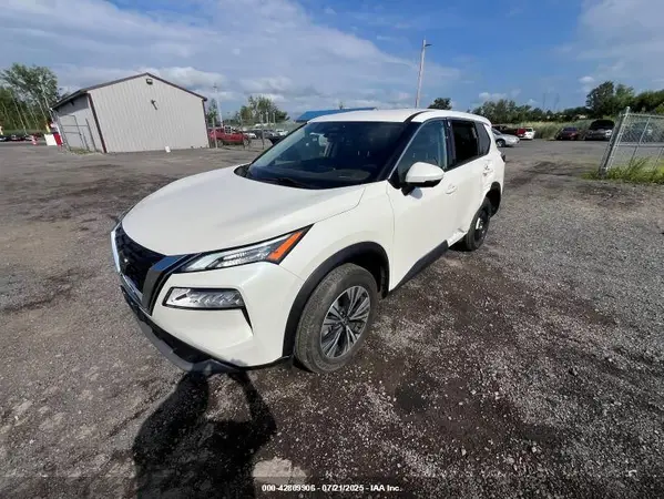 JN8AT3BB7MW207584 2021 NISSAN ROGUE - Image 2