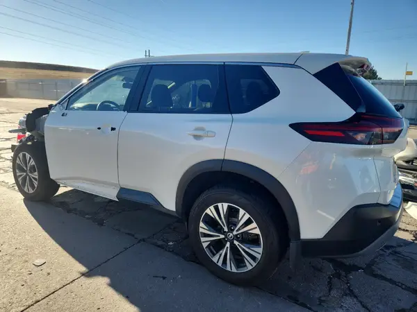 JN8AT3BB7MW213854 2021 NISSAN ROGUE - Image 2