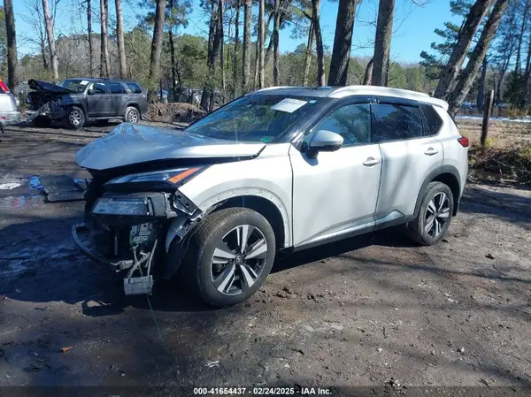 JN8AT3CB1MW228395 2021 NISSAN ROGUE - Image 2
