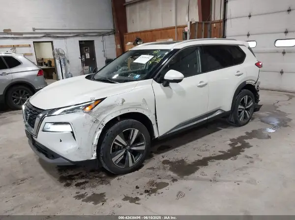 JN8AT3CB3MW236773 2021 NISSAN ROGUE - Image 2