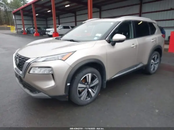JN8AT3CB3MW239169 2021 NISSAN ROGUE - Image 2