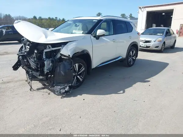 JN8AT3CB3MW240256 2021 NISSAN ROGUE - Image 2