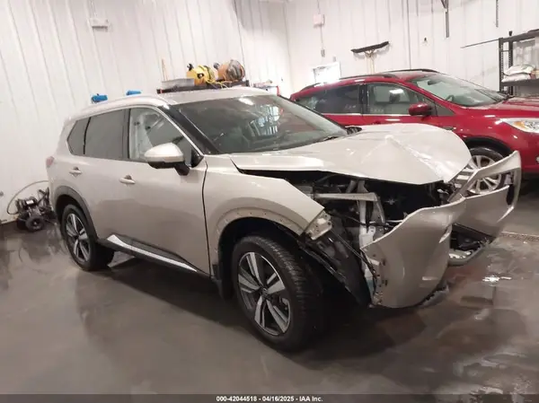 JN8AT3CB3MW240547 2021 NISSAN ROGUE - Image 1