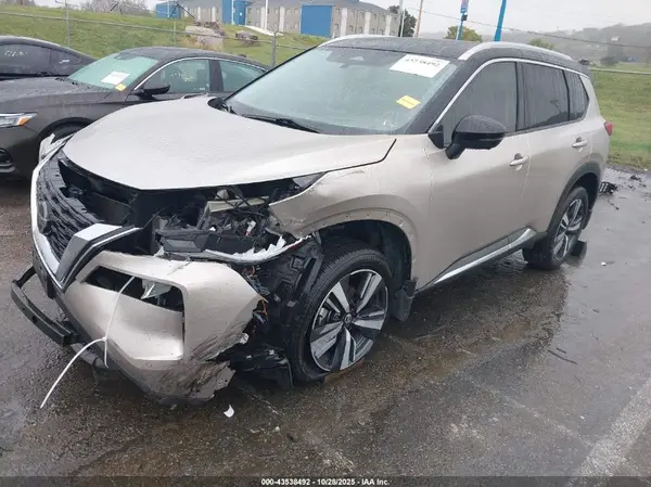 JN8AT3CB5MW215603 2021 NISSAN ROGUE - Image 2