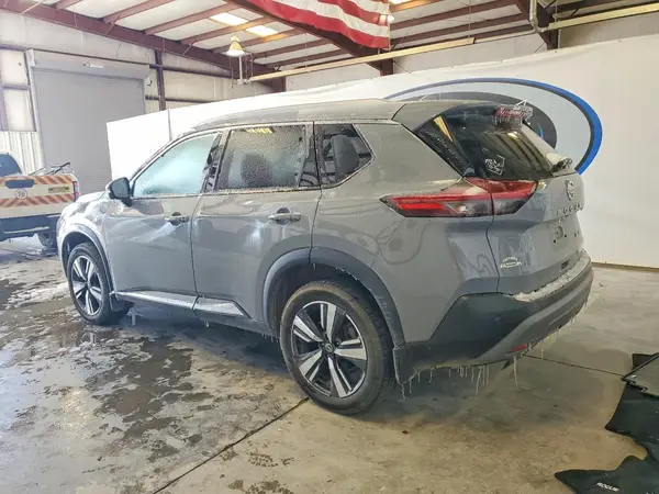 JN8AT3CB5MW241005 2021 NISSAN ROGUE - Image 2