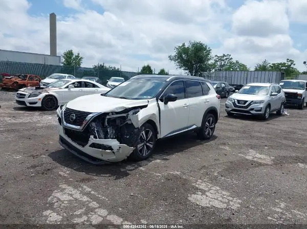 JN8AT3CB8MW214588 2021 NISSAN ROGUE - Image 2