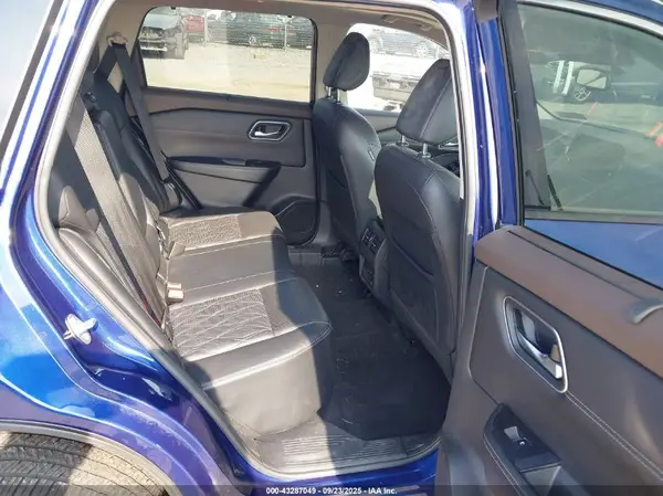 JN8AT3DD2MW304268 2021 NISSAN ROGUE - Image 8