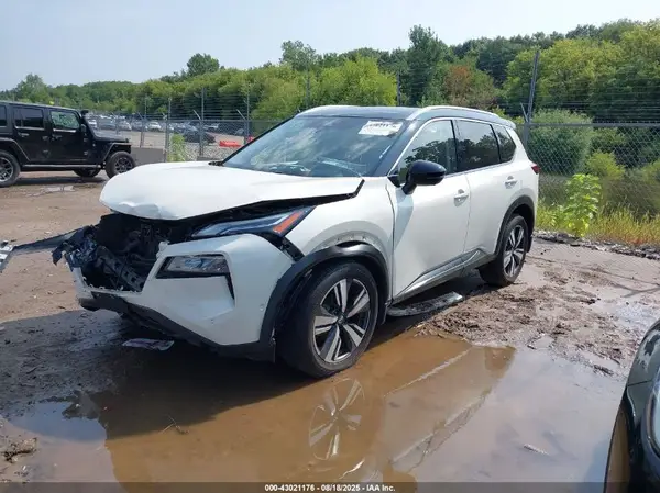 JN8AT3DD5MW304748 2021 NISSAN ROGUE - Image 2