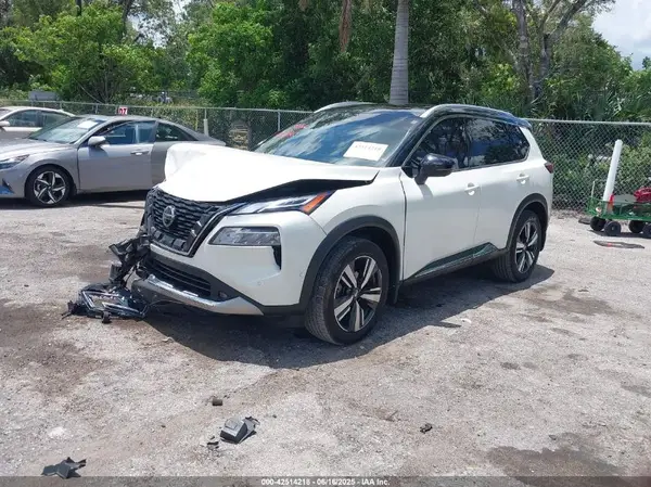 JN8AT3DD5MW321758 2021 NISSAN ROGUE - Image 2