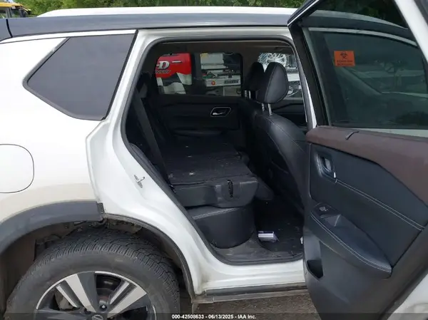 JN8AT3DD7MW304170 2021 NISSAN ROGUE - Image 8