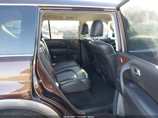 JN8AY2NC0J9551607 2018 NISSAN ARMADA - Image 8