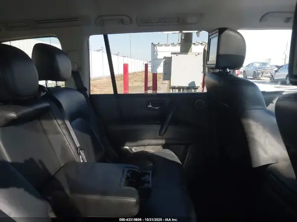 JN8AY2NC0K9585368 2019 NISSAN ARMADA - Image 8