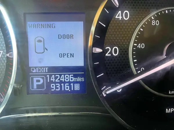 JN8AY2NC1H9507061 2017 NISSAN ARMADA - Image 8