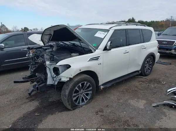 JN8AY2NC1J9553575 2018 NISSAN ARMADA - Image 2