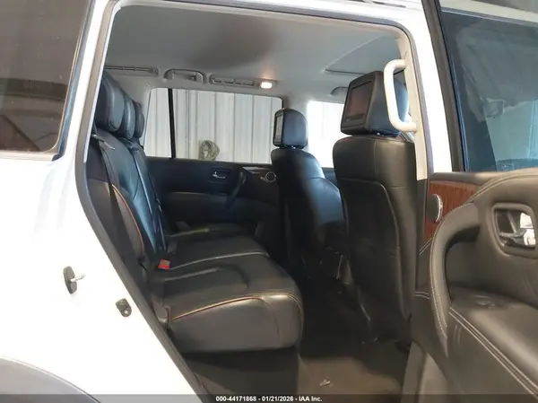 JN8AY2NC3J9552041 2018 NISSAN ARMADA - Image 8