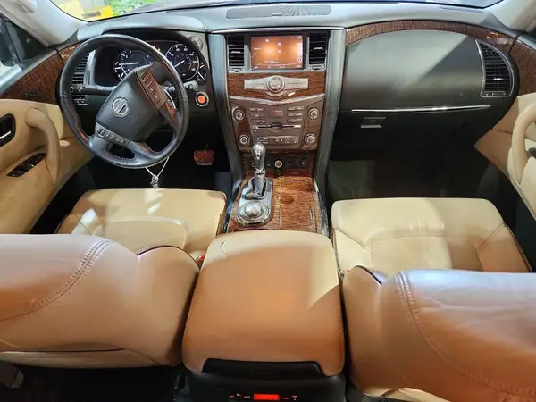 JN8AY2NC3J9555831 2018 NISSAN ARMADA - Image 8