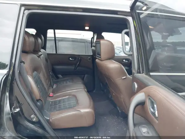 JN8AY2NC4J9556390 2018 NISSAN ARMADA - Image 8