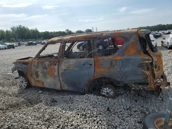 JN8AY2NC4J9556731 2018 NISSAN ARMADA - Image 2