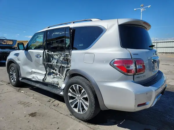 JN8AY2NC4JX500039 2018 NISSAN ARMADA - Image 2