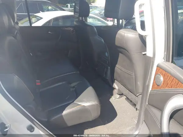 JN8AY2NC4K9584644 2019 NISSAN ARMADA - Image 8