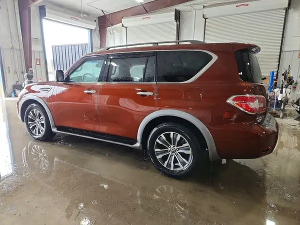 JN8AY2NC5H9501084 2017 NISSAN ARMADA - Image 2