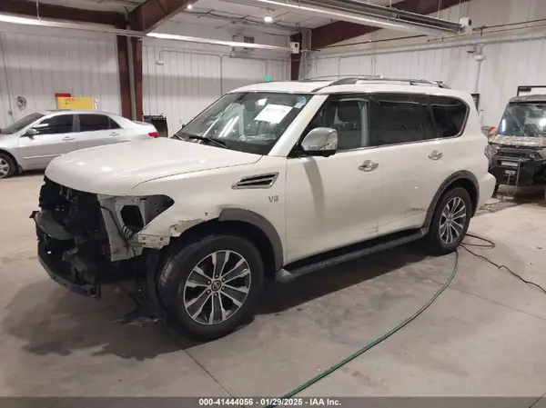 JN8AY2NC5J9557984 2018 NISSAN ARMADA - Image 2