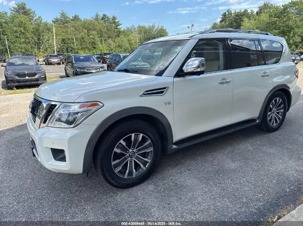 JN8AY2NC6H9507993 2017 NISSAN ARMADA - Image 2