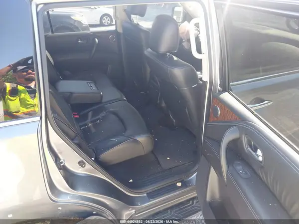 JN8AY2NC7JX502027 2018 NISSAN ARMADA - Image 8