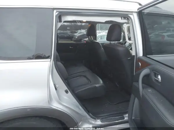 JN8AY2NC8JX500738 2018 NISSAN ARMADA - Image 8