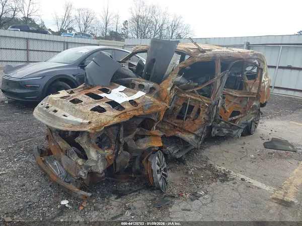 JN8AY2NC9H9509849 2017 NISSAN ARMADA - Image 2