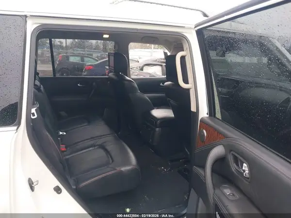JN8AY2NC9JX500750 2018 NISSAN ARMADA - Image 8