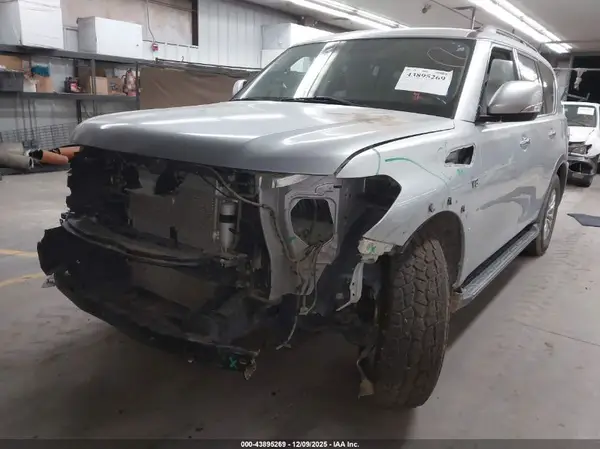 JN8AY2NCXJ9553025 2018 NISSAN ARMADA - Image 2